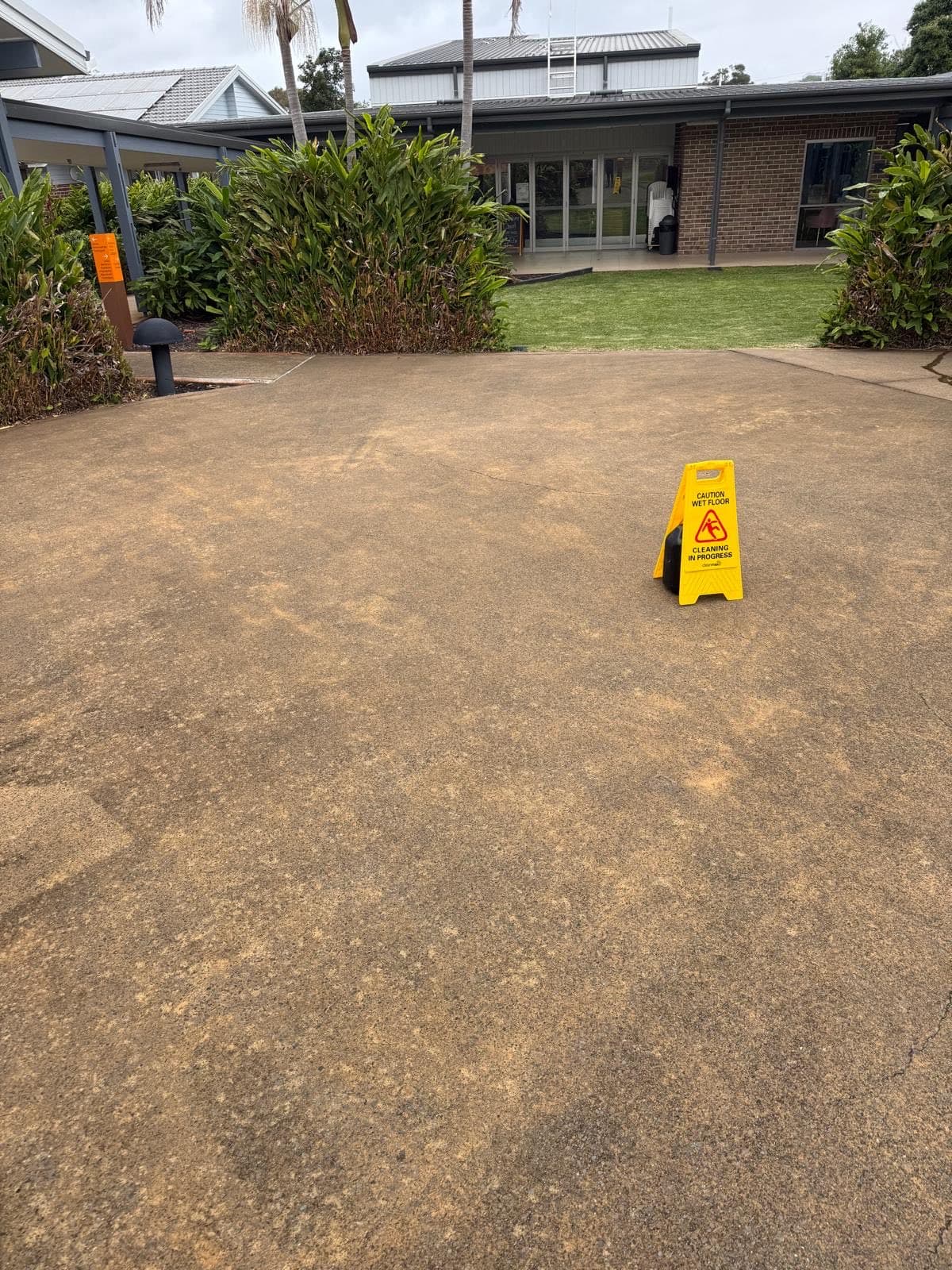 External areas & pressure cleaning