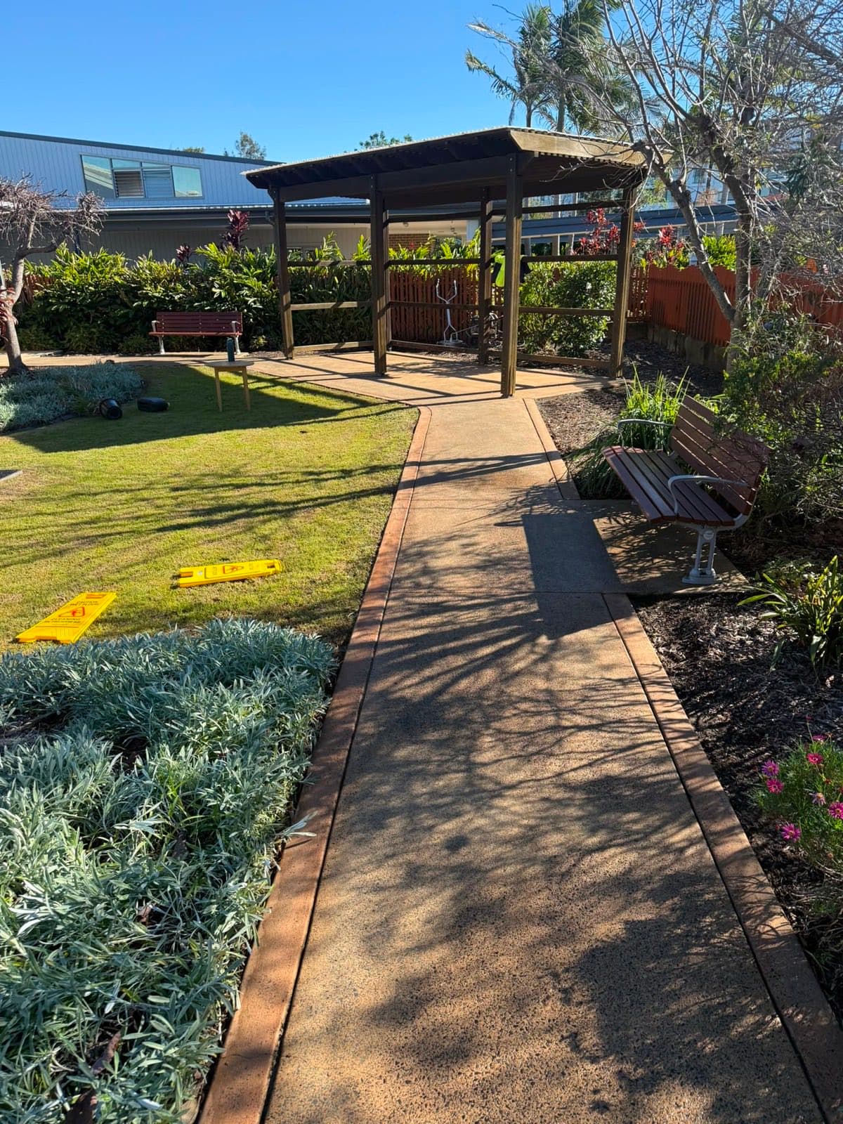 External areas & pressure cleaning